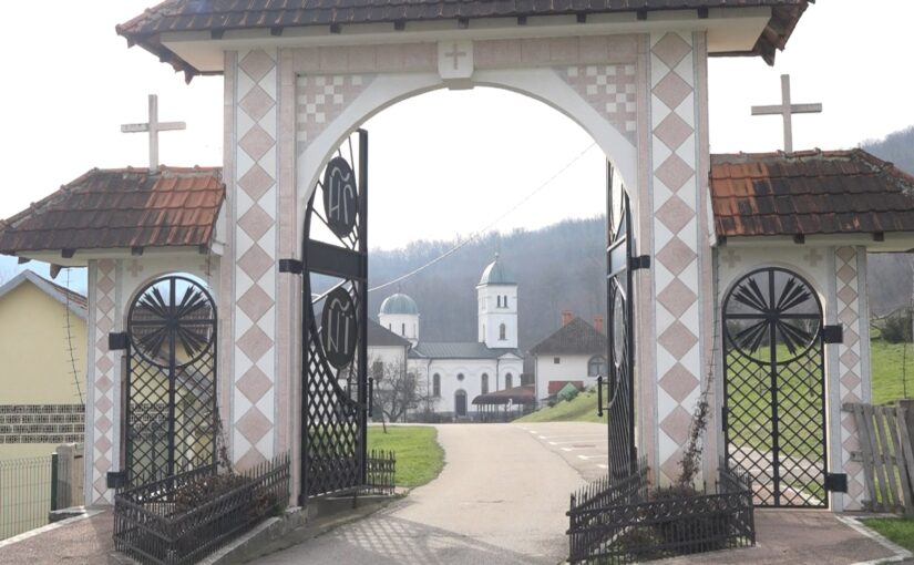 Cerske manastire posećuje veliki broj vernika, ali i turista