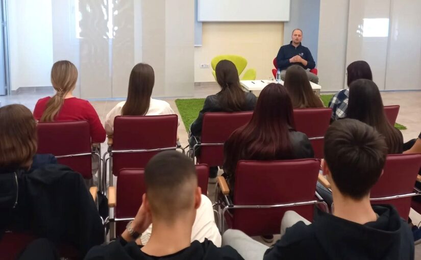 „Uči pametno!“: Srednjoškolci savladali kako da budu efikasniji